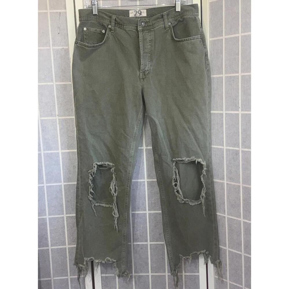 Free People We The Free Maggie Jeans Distressed Ripped Green Frayed Hem Size‎ 29